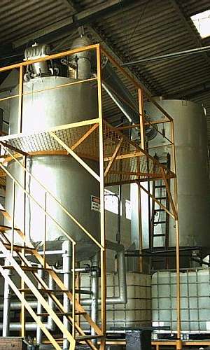 Recuperação de solventes por destilação Recuperação de solventes por destilação